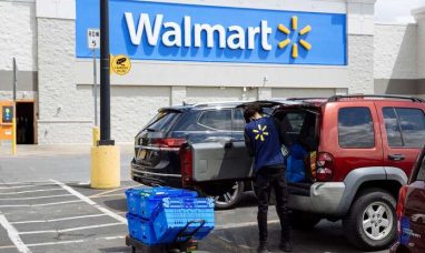 Walmart Stock Surges on Earnings, Hits $500B Market Cap