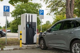 Lucid Gravity Grand Touring Customer Deliveries Begin in Canada