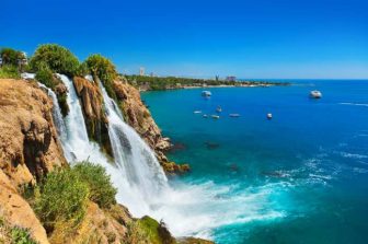 Club Offers for Travel Enthusiasts in Canada